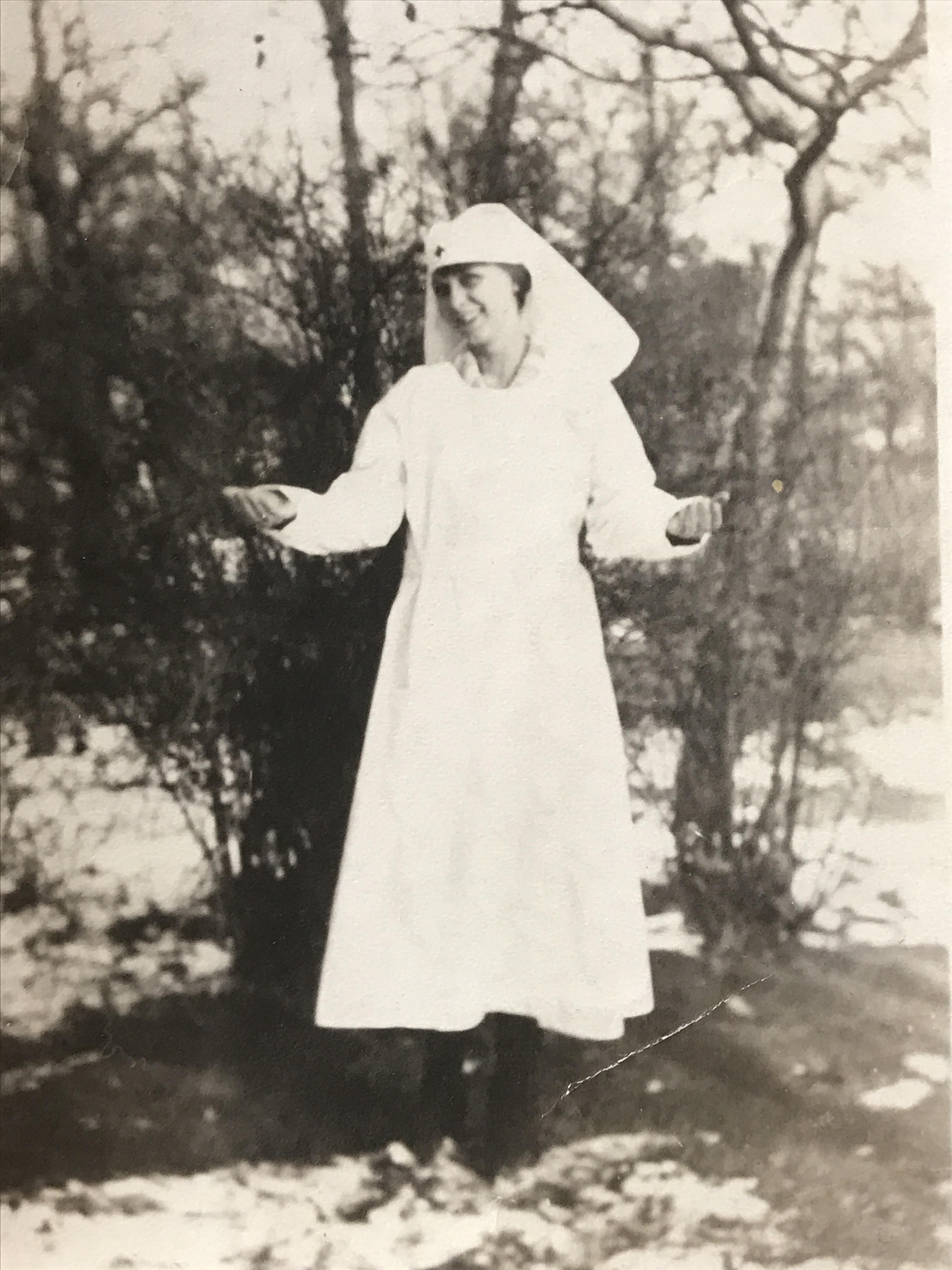 607afd7d1138c-Bernice_Bronson_WWI_Red_Cross_nurse.jpg