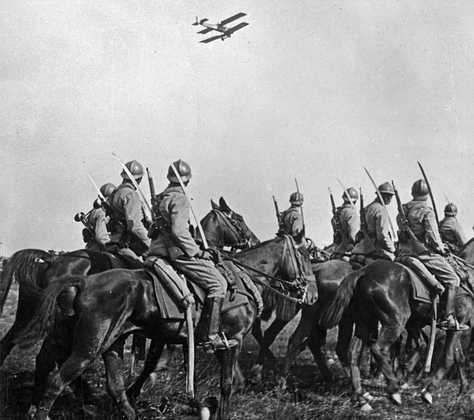 french cavalry plane overhead 1916
