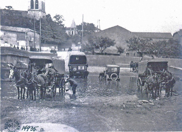 ambulances being washed France 1918