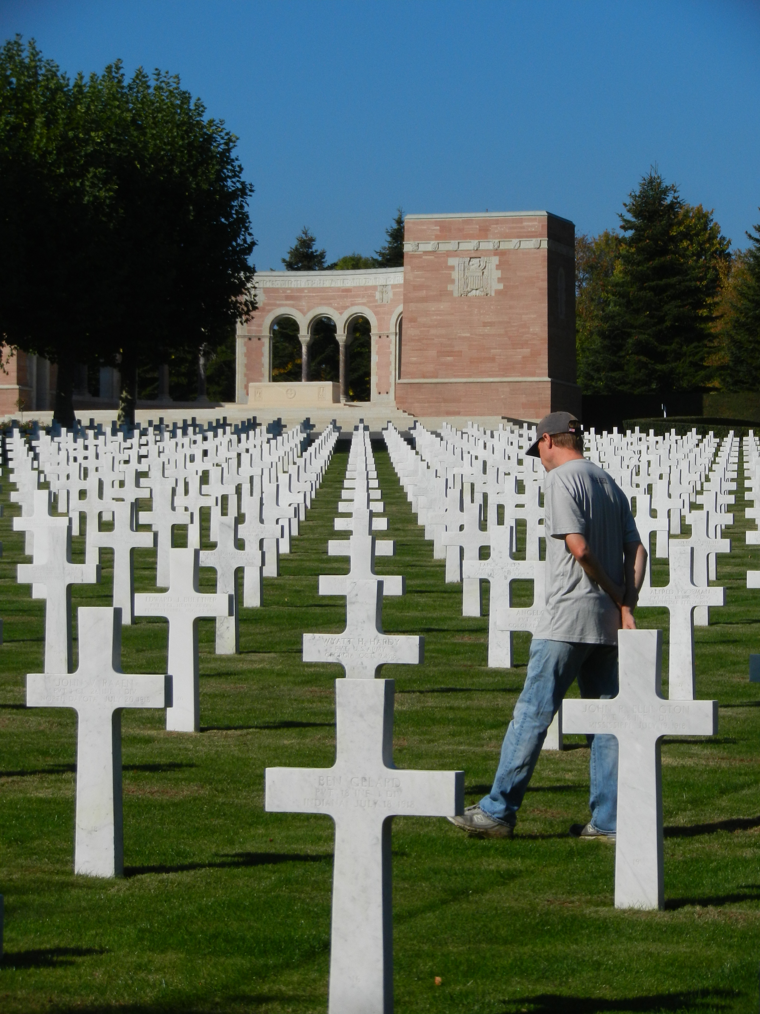 10 10 finding a grave oise aisne cemetery