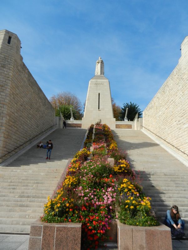 10 17 citizens of verdun city center monument steps result