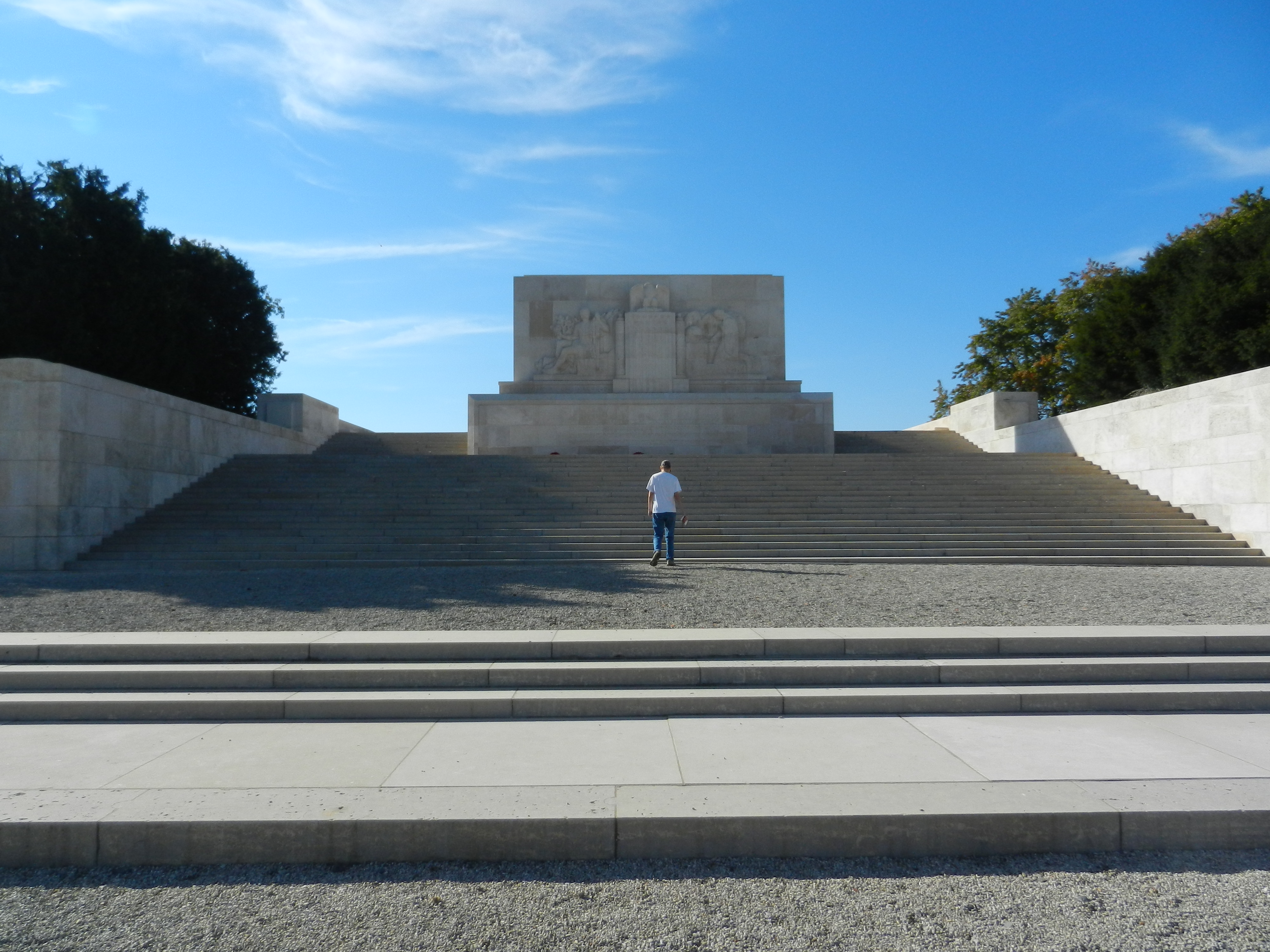 10 9 bellicourt monument