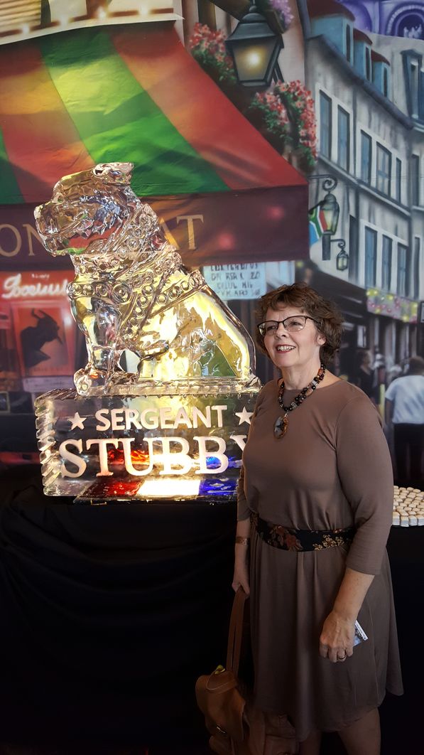 joni betten & stubby ice scuplture result