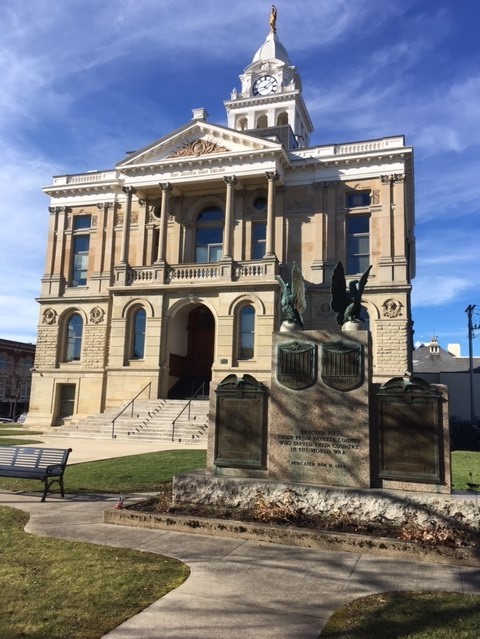 Image LaRue Paul Fayette County Court House with WWI Memorial