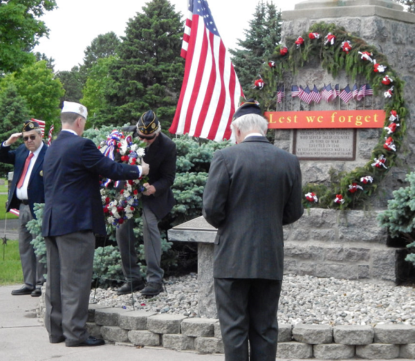 New Ulm Memorial Wreath 600