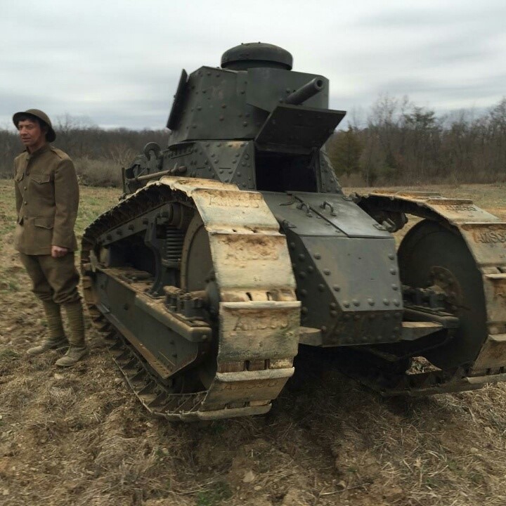 Photo 5 tank