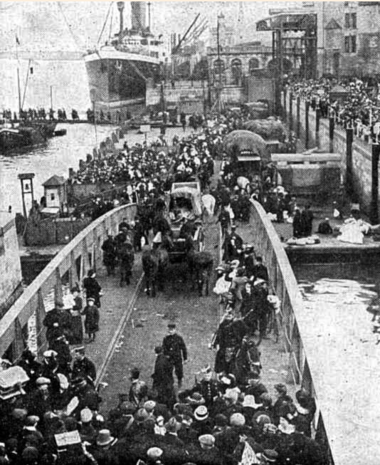 Belgians fleeing to Holland