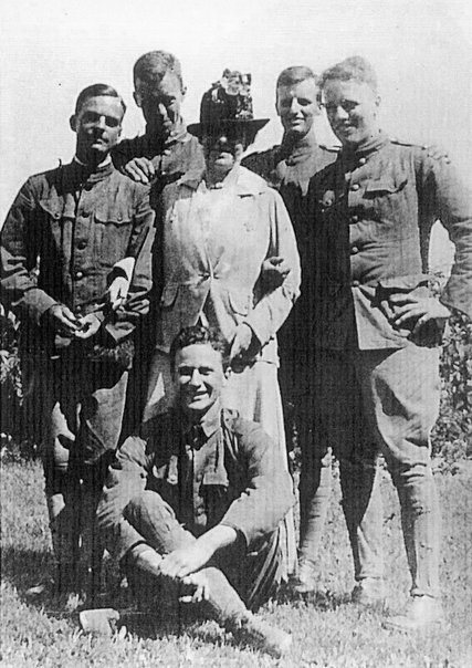 Edith Wharton with soldiers