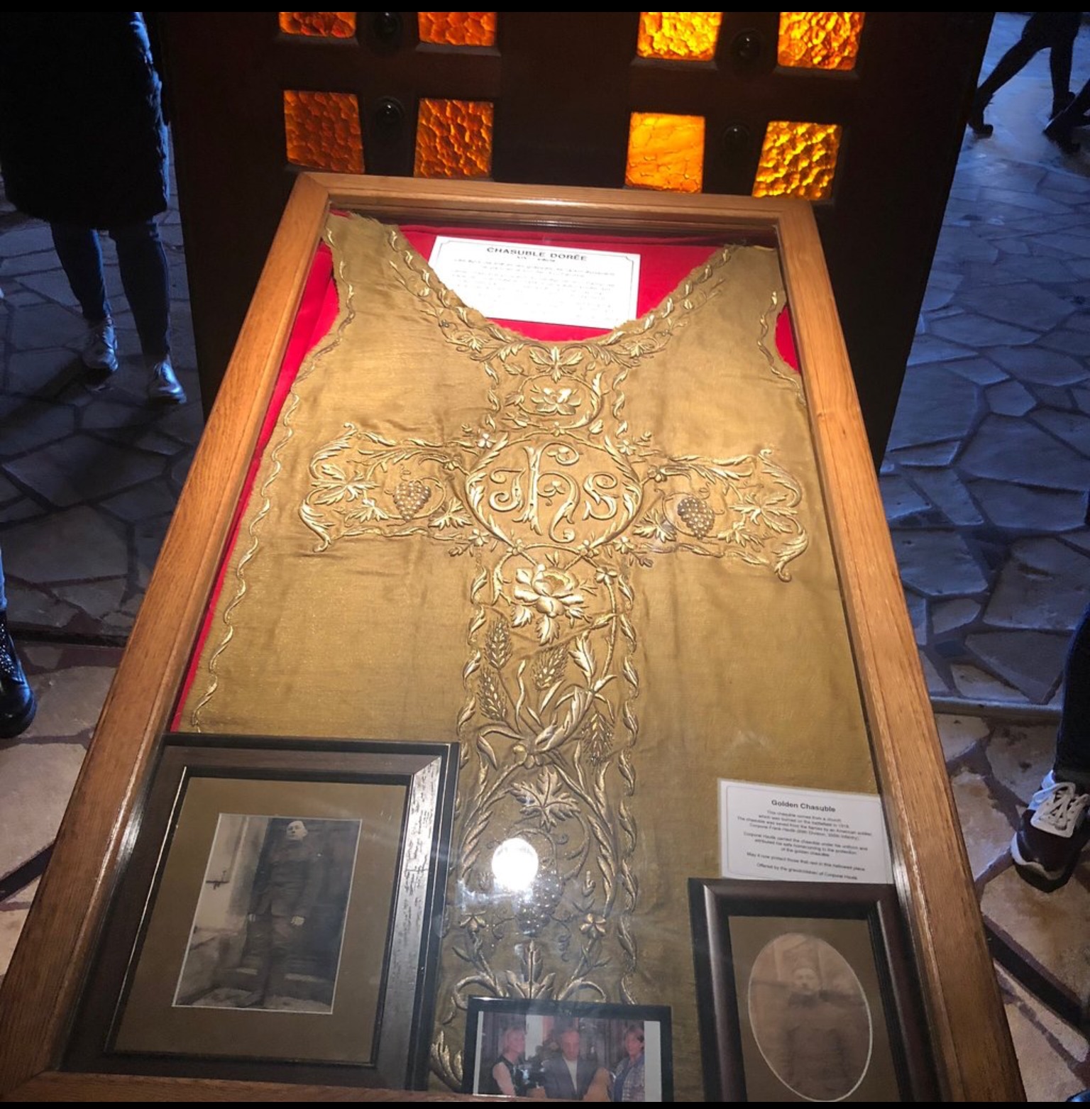Chasuble Ossu with pix