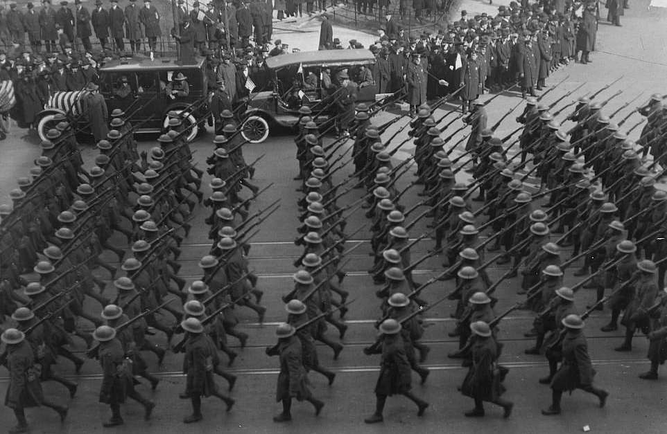 Harlem Hellfighters parade 1919