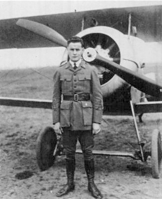 Wellman and Nieuport in front of plane