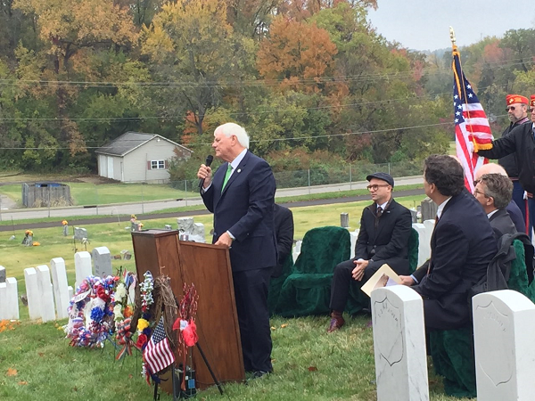 Hamby speaks at Gresham event