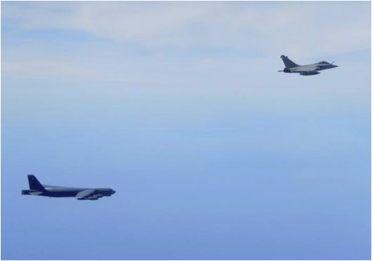 Rafale B 52