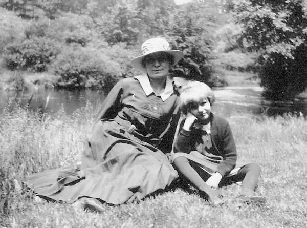 grandmother Lina Anne Johnson and my Aunt Betty Bachus 600