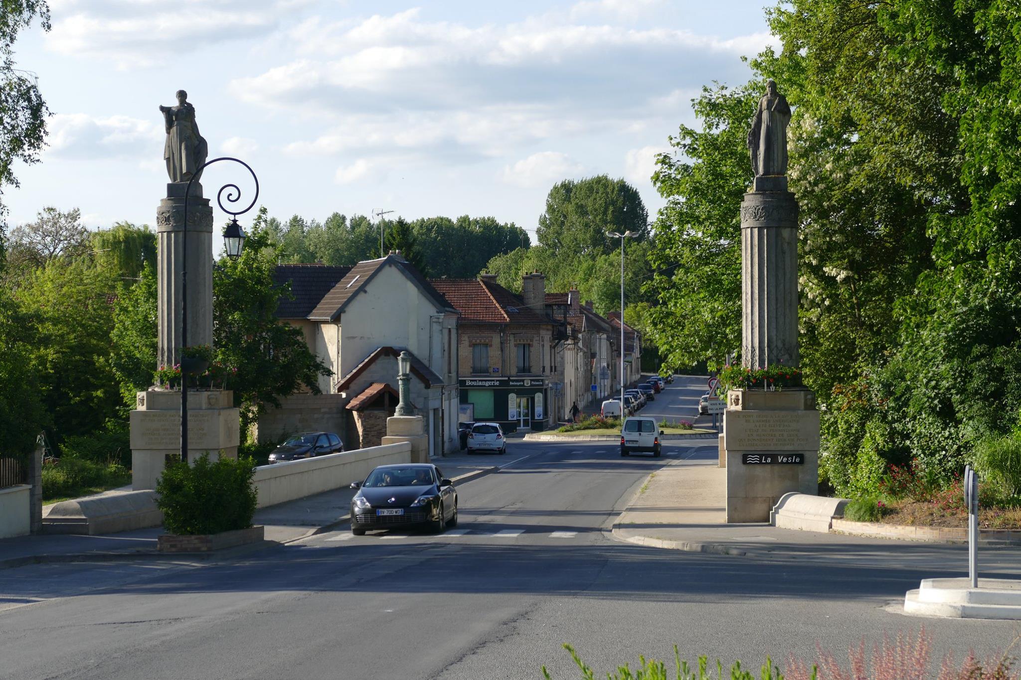 Bridge across the Vesle River at Fismes Fismette 2015