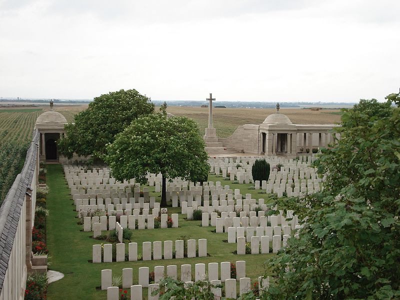 Dud corner cemetery Loos Memorial