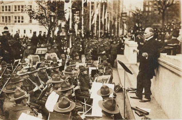 Damrosch conducts liberty loan drive