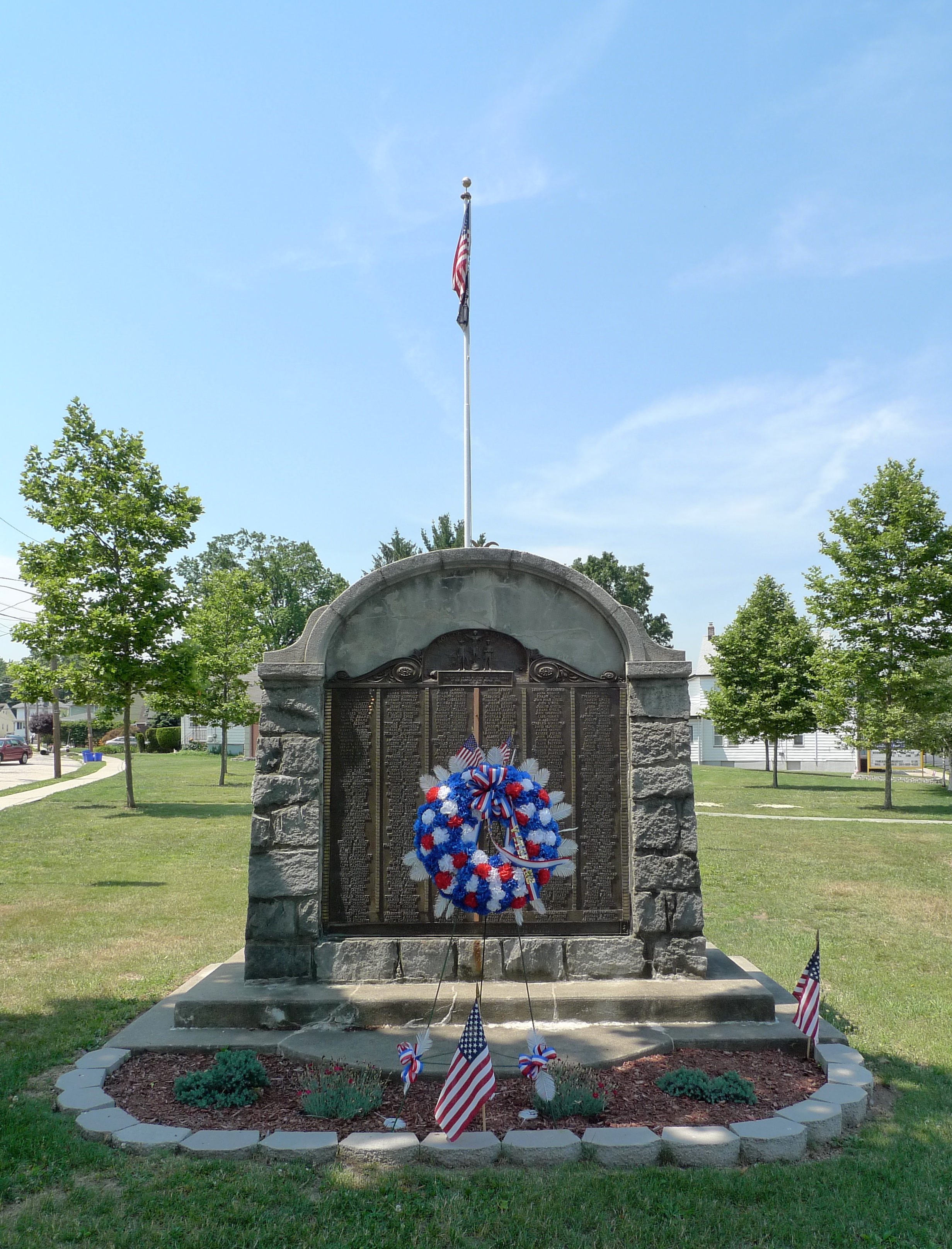 Zoom on the image : WWI Honor Roll - Lyndhurst