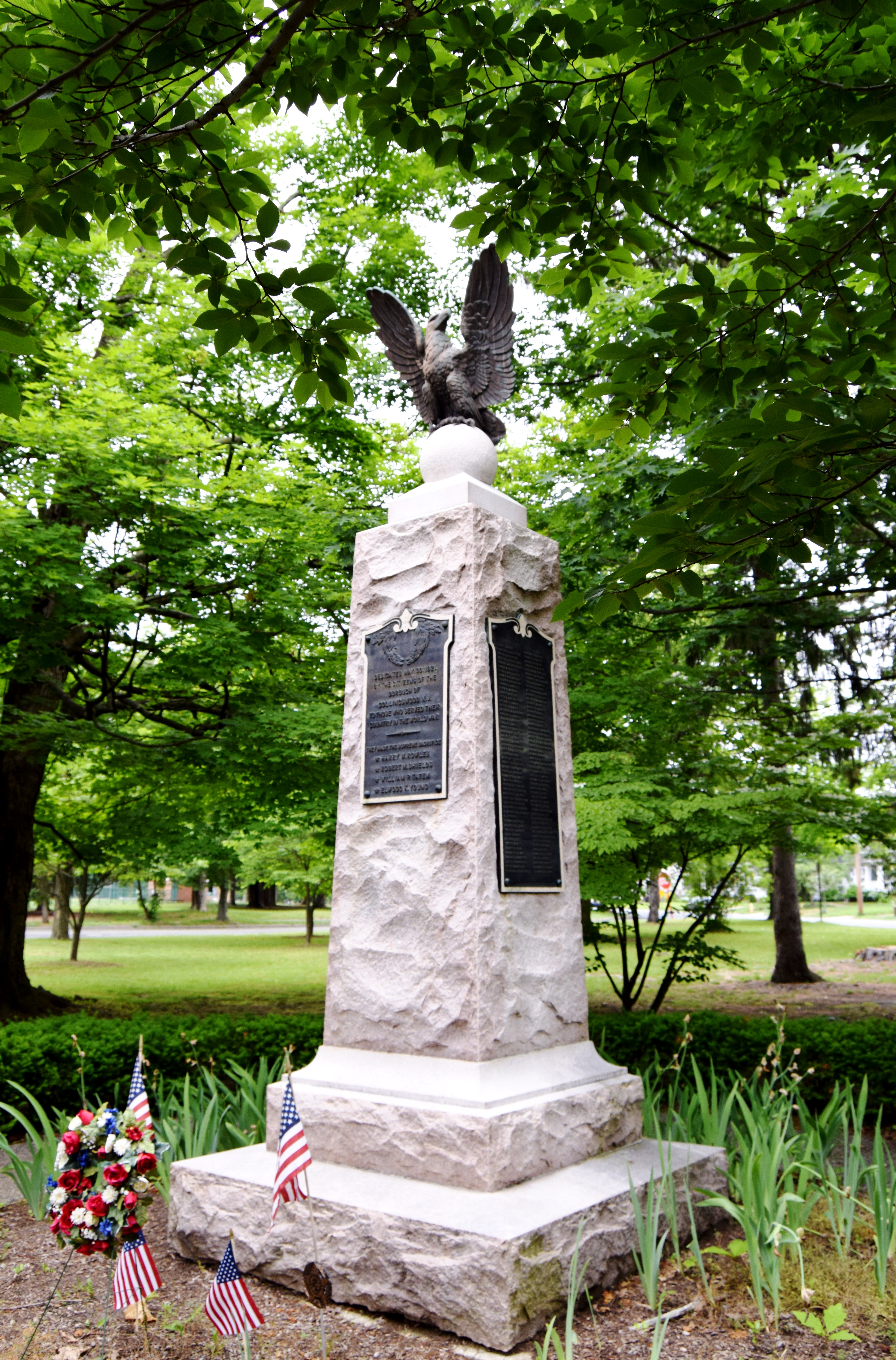 Zoom on the image : WWI War Memorial - Collingswood