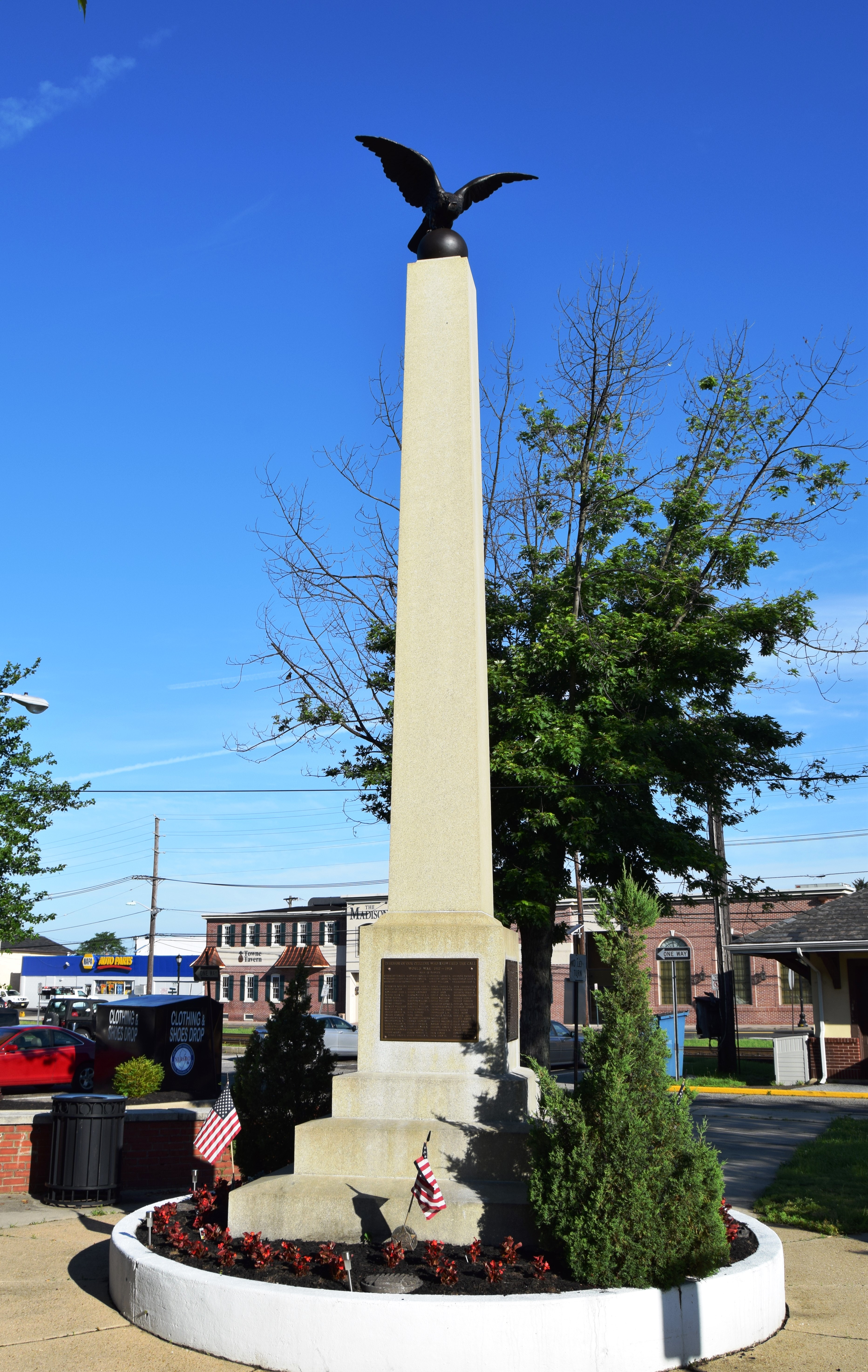 Zoom on the image : WWI Monument - Riverside