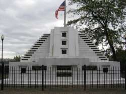 Zoom on the image : World War Memorial - West New York
