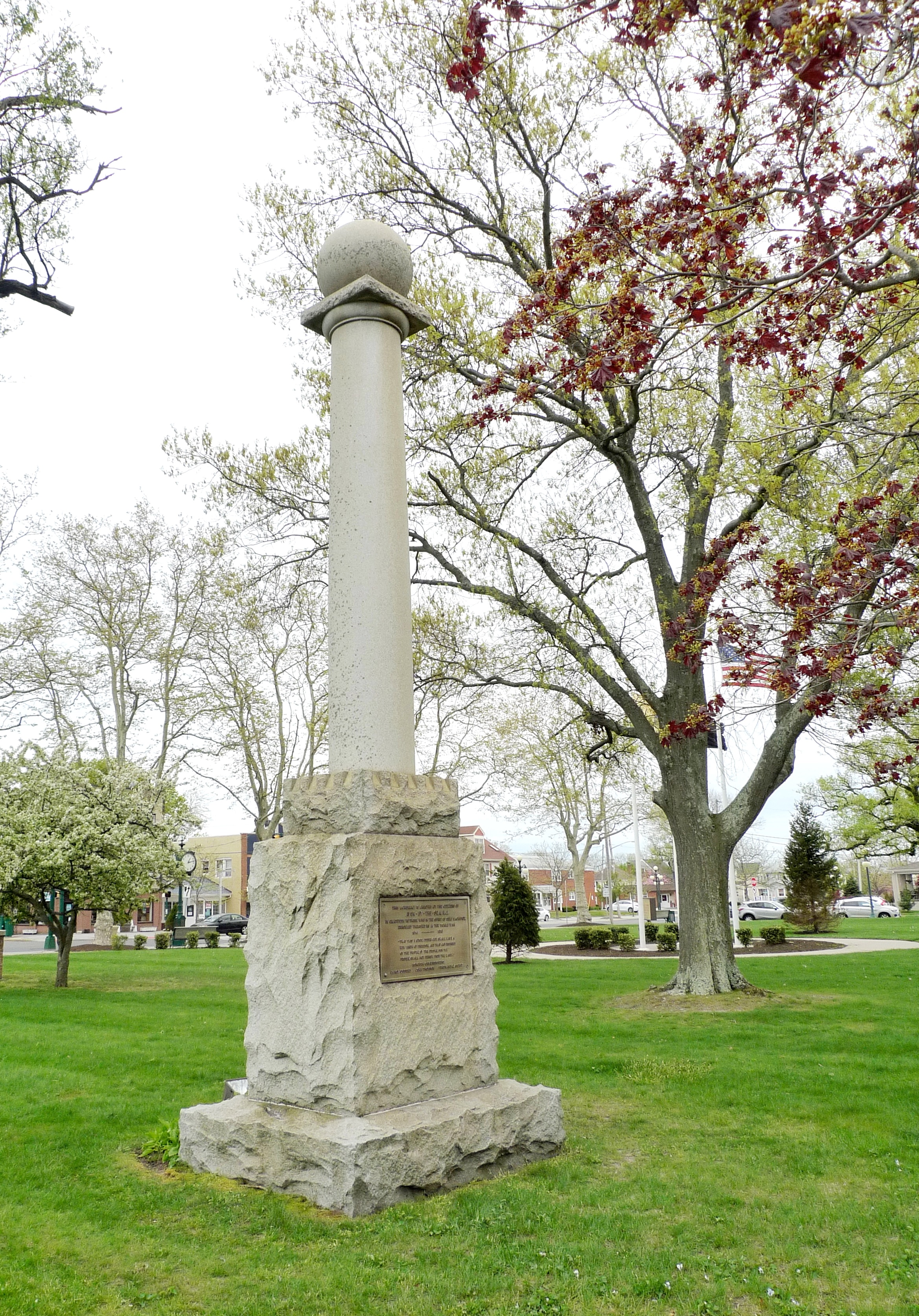 Zoom on the image : WWI Memorial - Avon by the Sea
