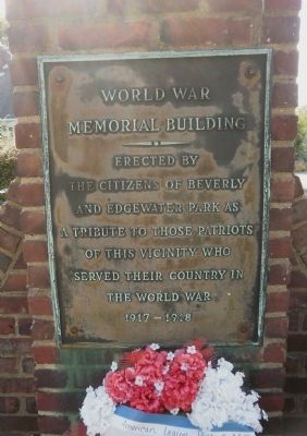 Zoom on the image : World War Memorial Building - Beverly