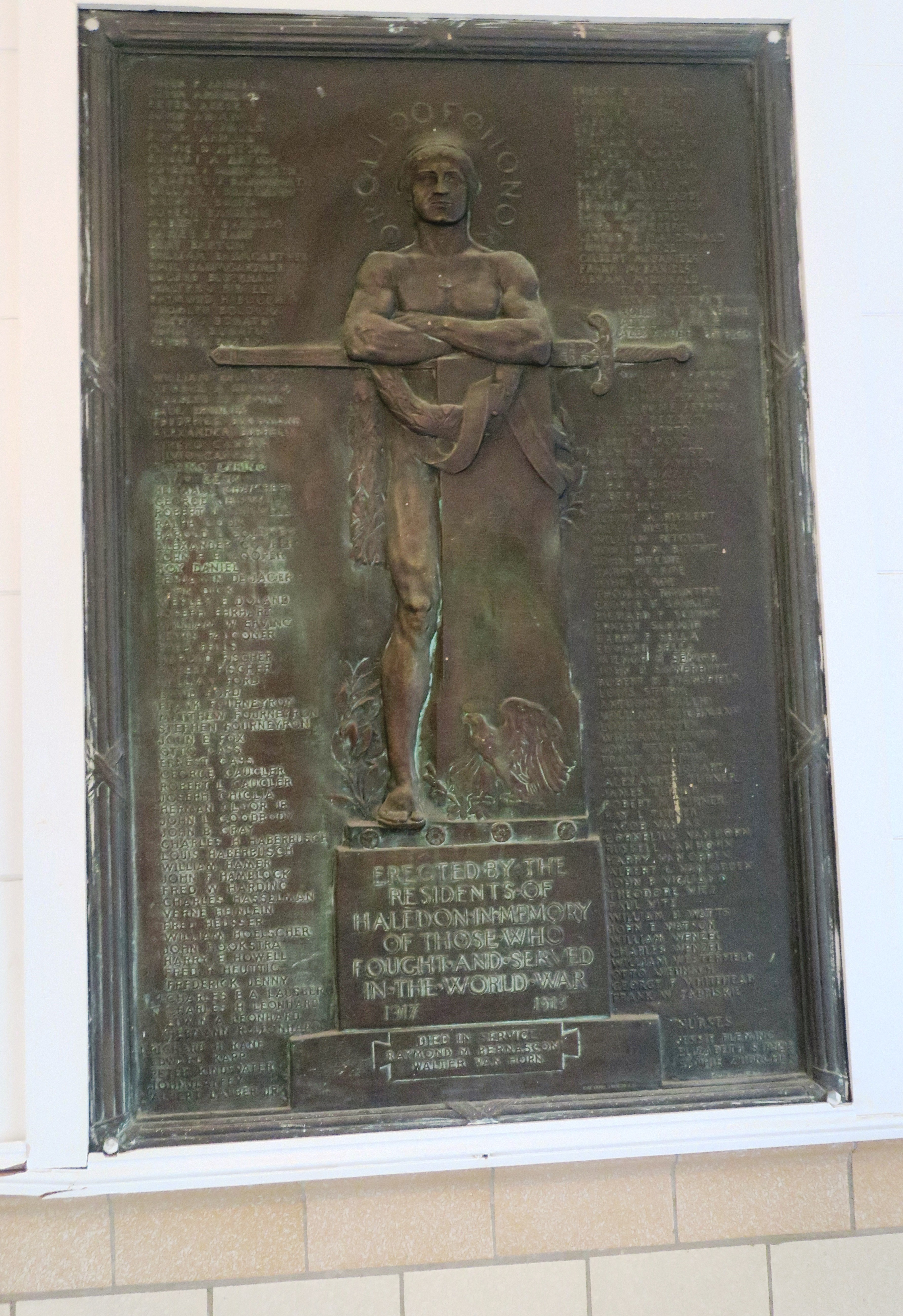 Zoom on the image : World War Honor Roll - Haledon