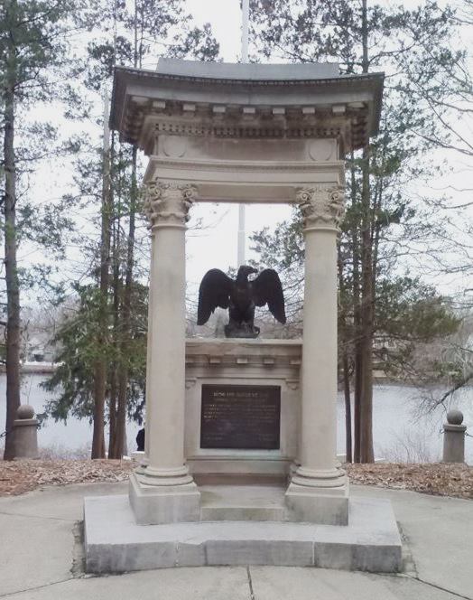 Zoom on the image : Soldiers & Sailors Memorial - Lakewood