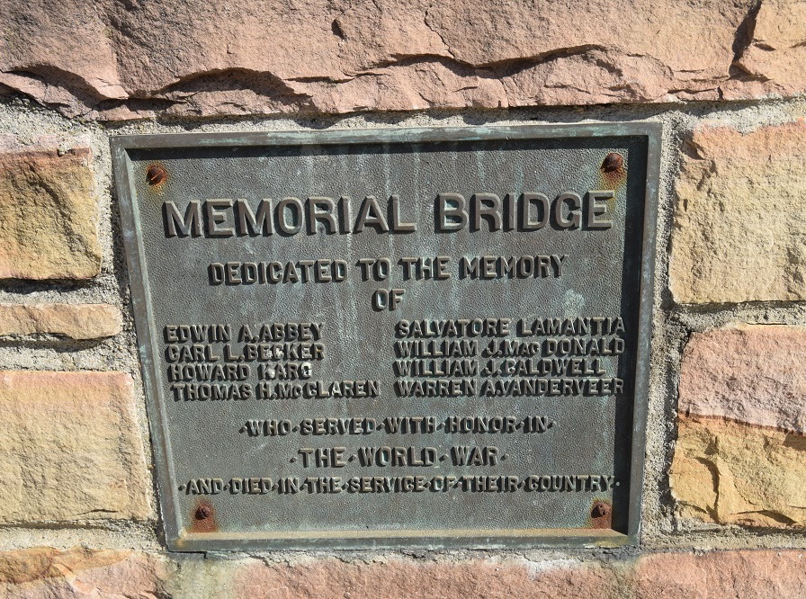 Zoom on the image : War Memorial Bridge - Mount Holly