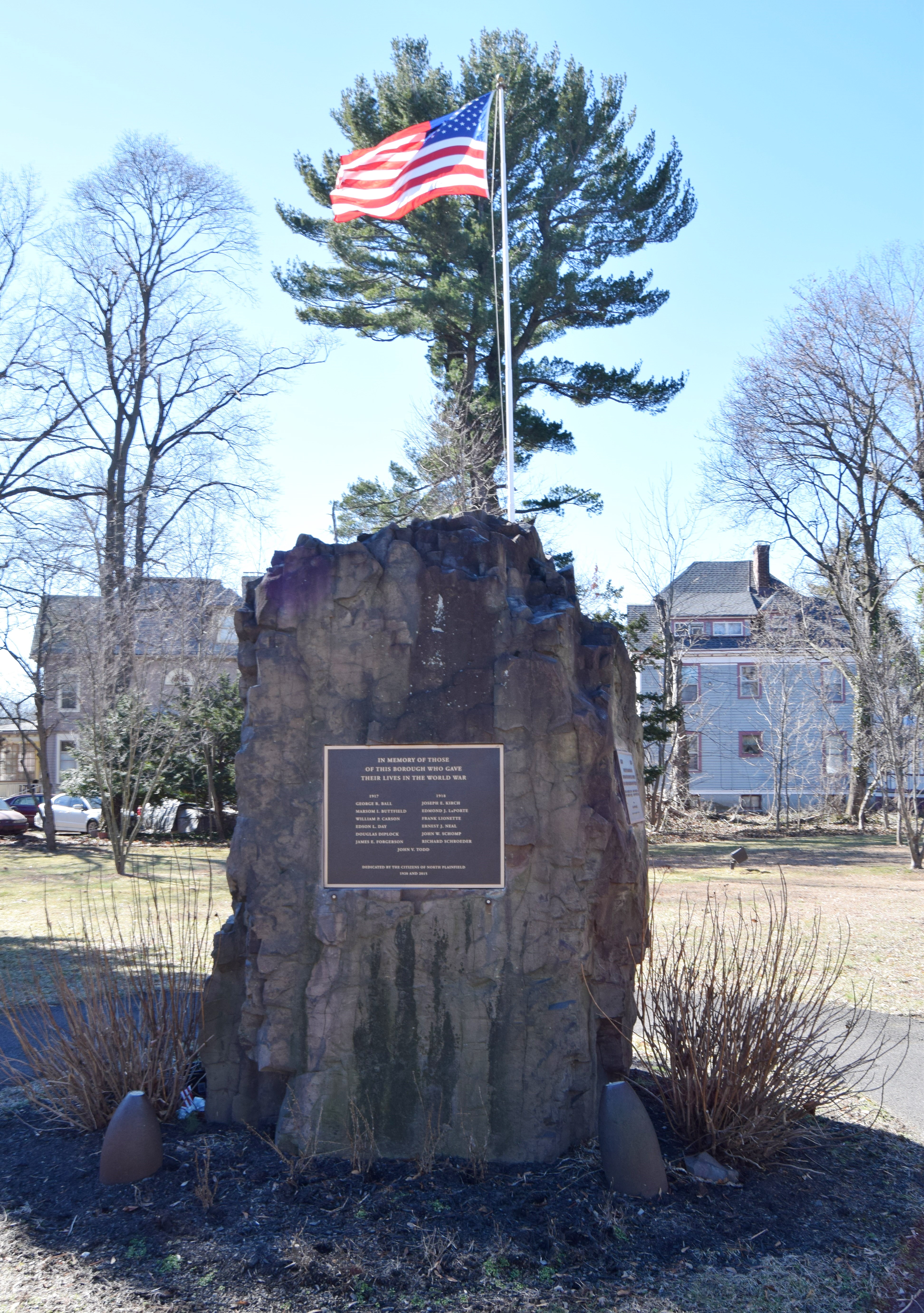 Zoom on the image : WWI Monument - North Plainfield