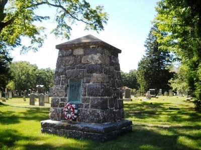 Zoom on the image : World War Monument - Oak Ridge