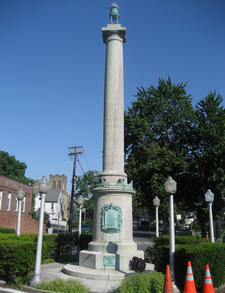 Zoom on the image : WWI Monument - Rutherford