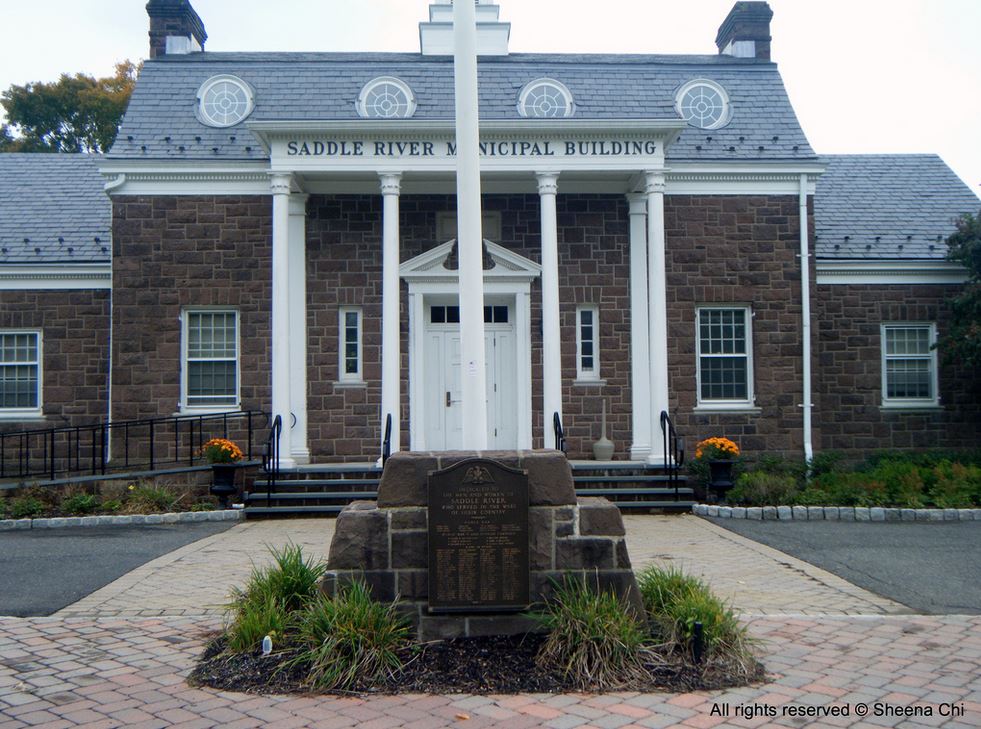 Zoom on the image : Veterans Memorial - Saddle River
