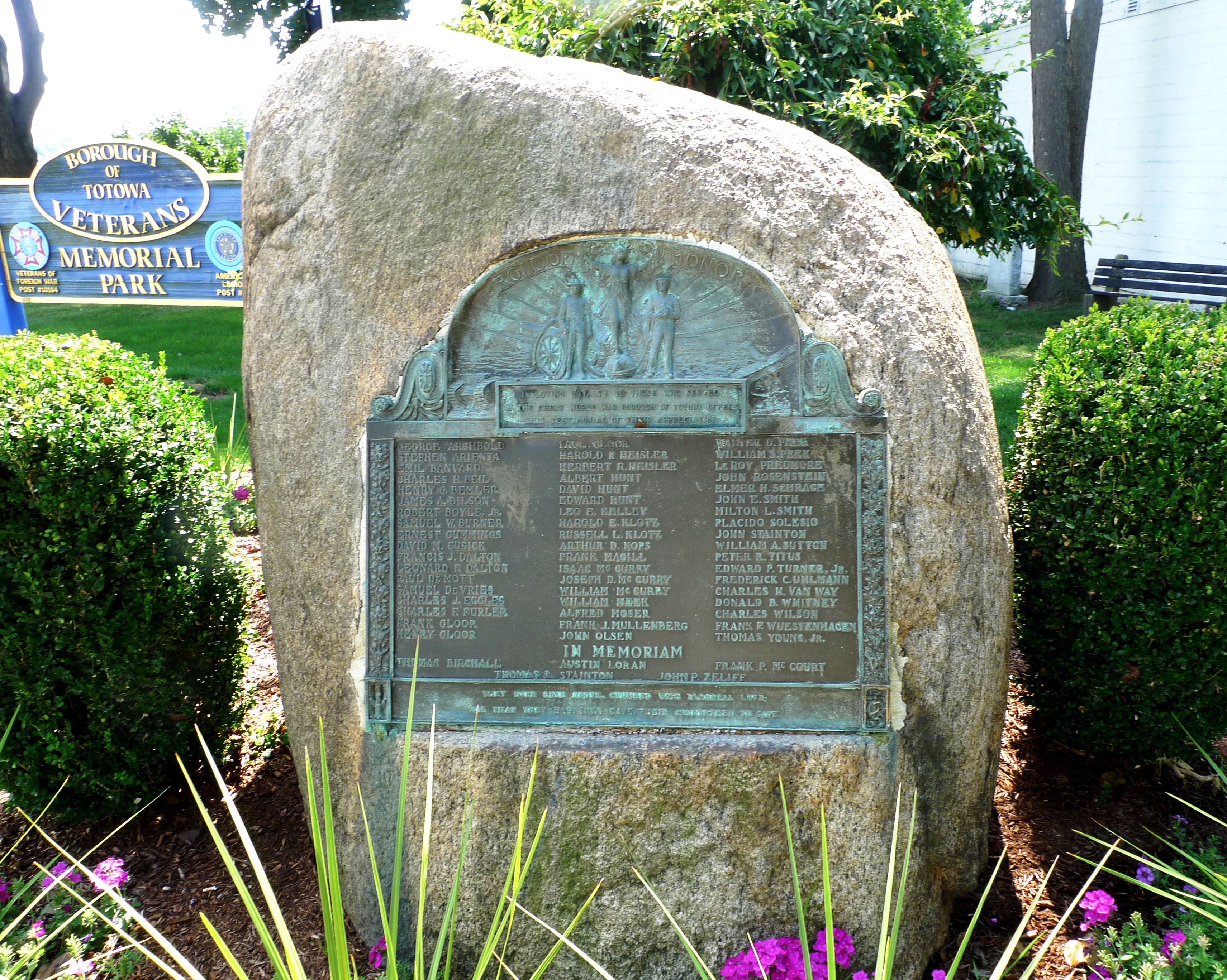 Zoom on the image : WWI Monument - Totowa