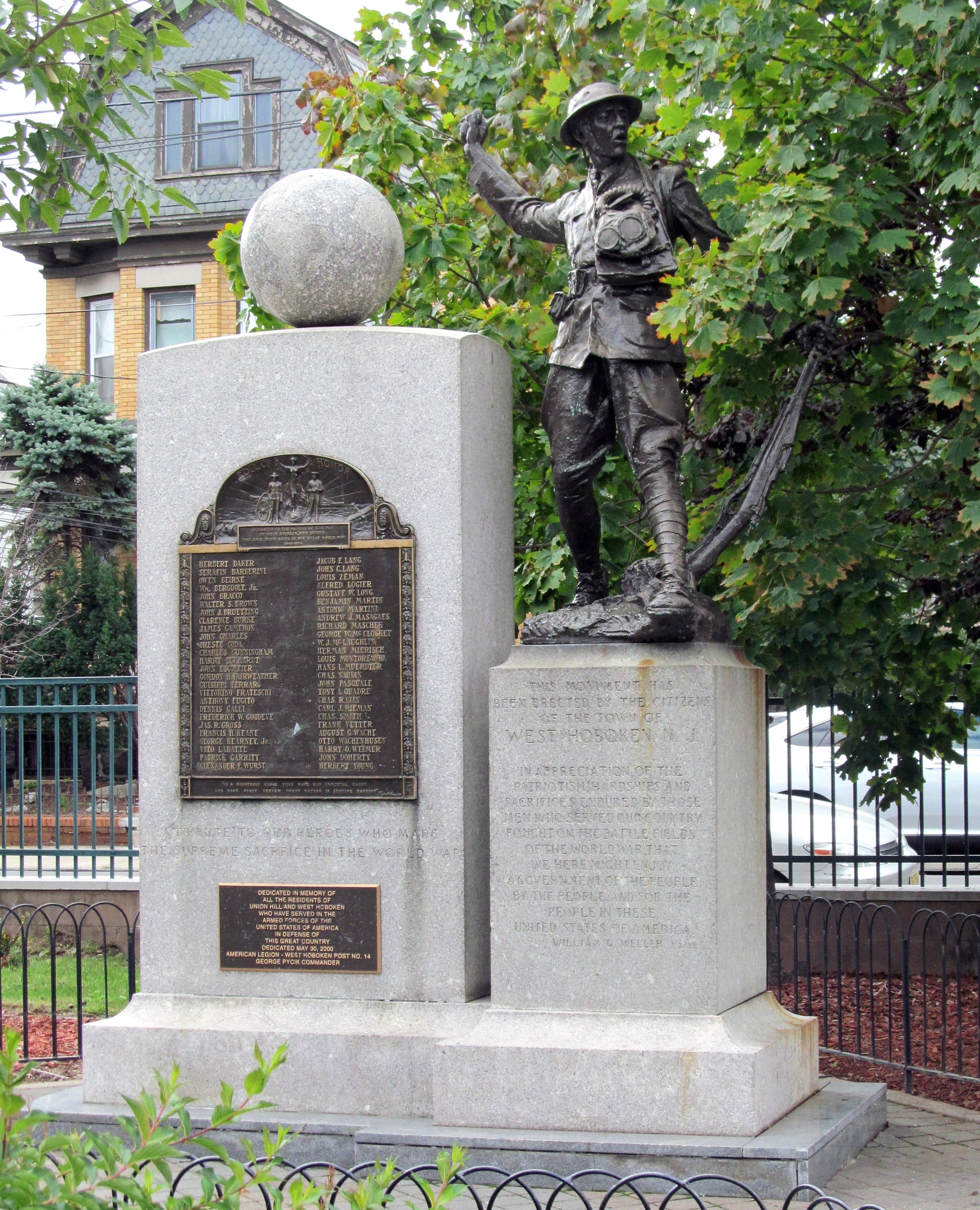 Zoom on the image : World War Monument - Union City (West Hoboken)