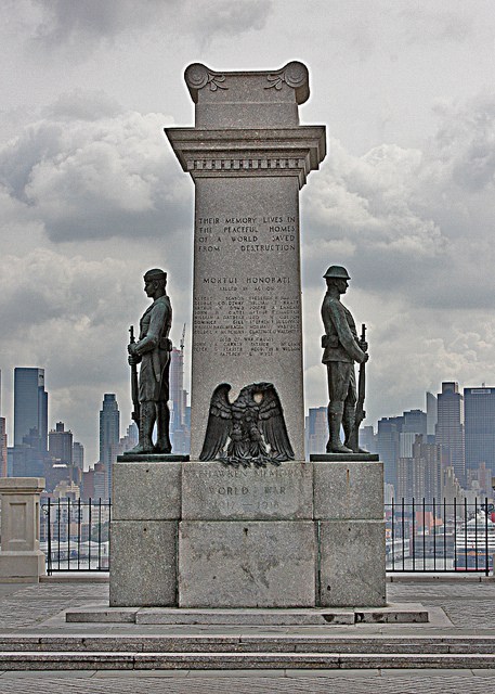 Zoom on the image : WWI Soldier & Sailor Memorial - Weehawken