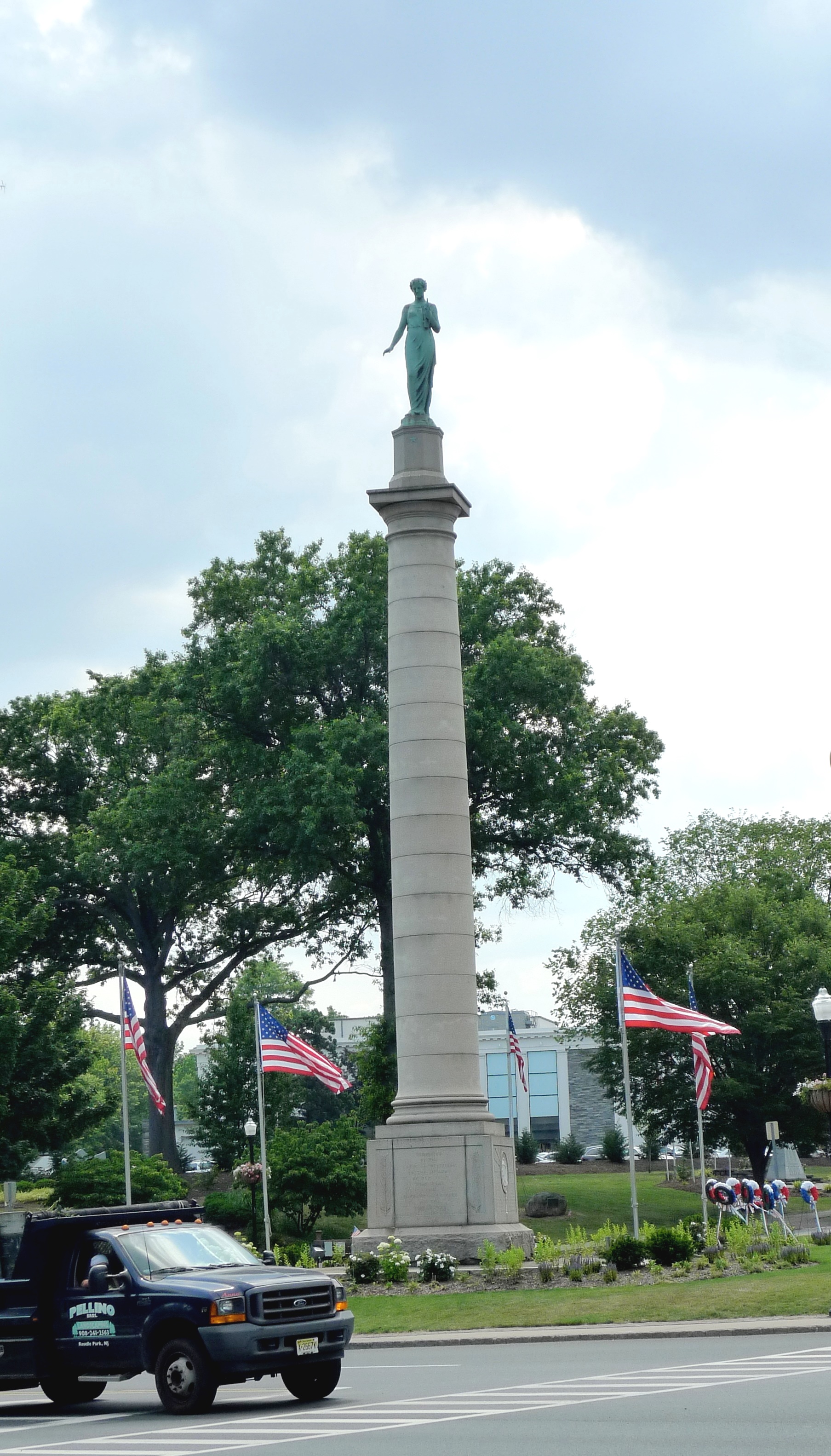 Zoom on the image : War Memorial-Clio the Muse - Westfield