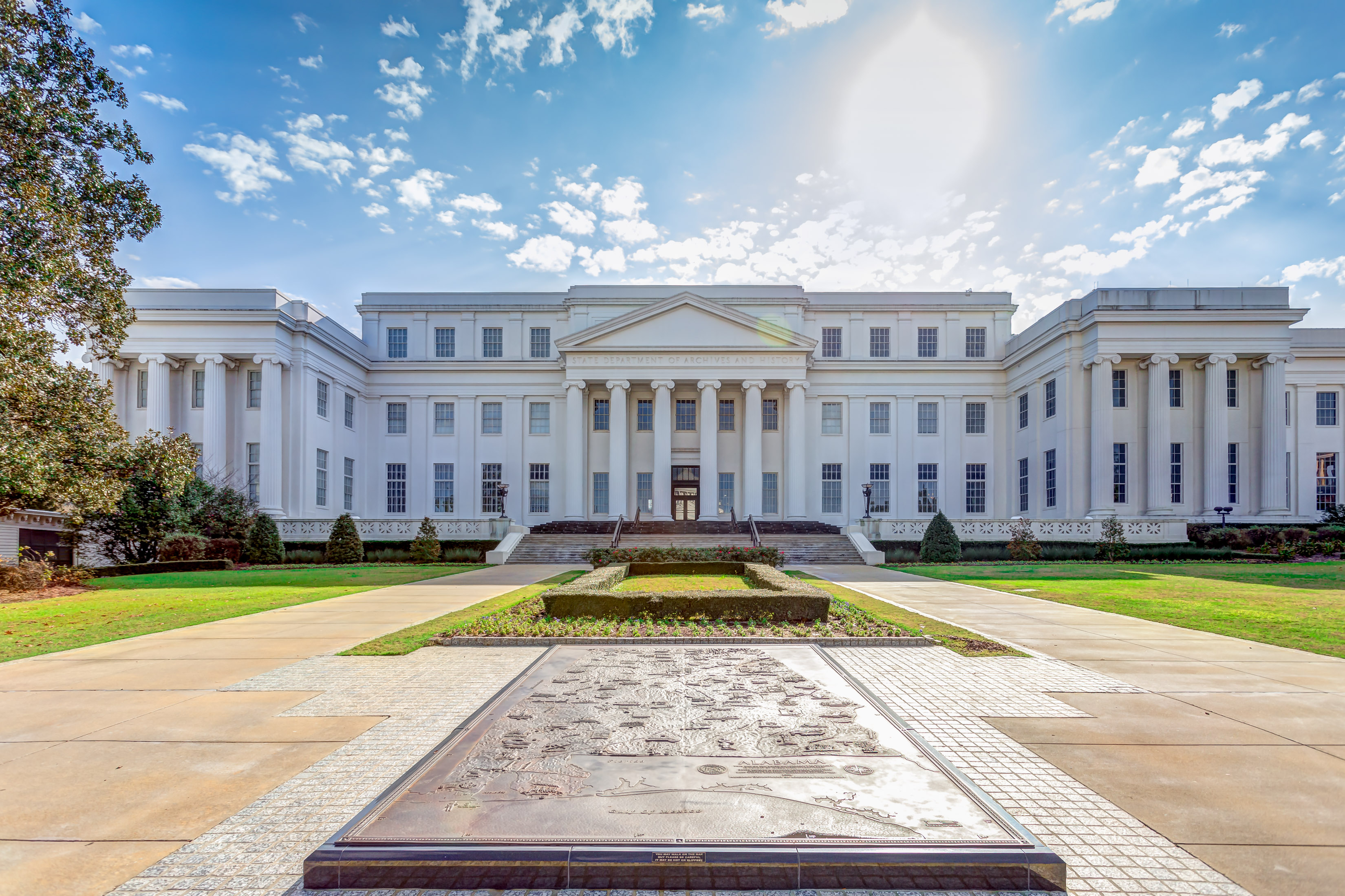 Zoom on the image : Alabama World War Memorial Building