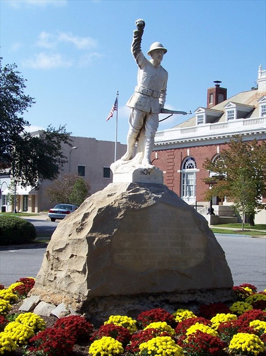 Zoom on the image : Doughboy Memorial