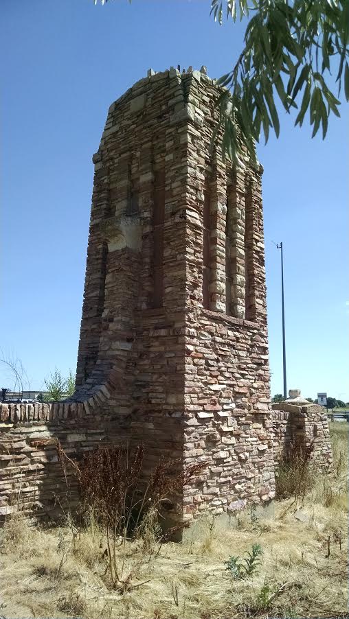 Zoom on the image : Road of Remembrance Gateway- WWI Memorial