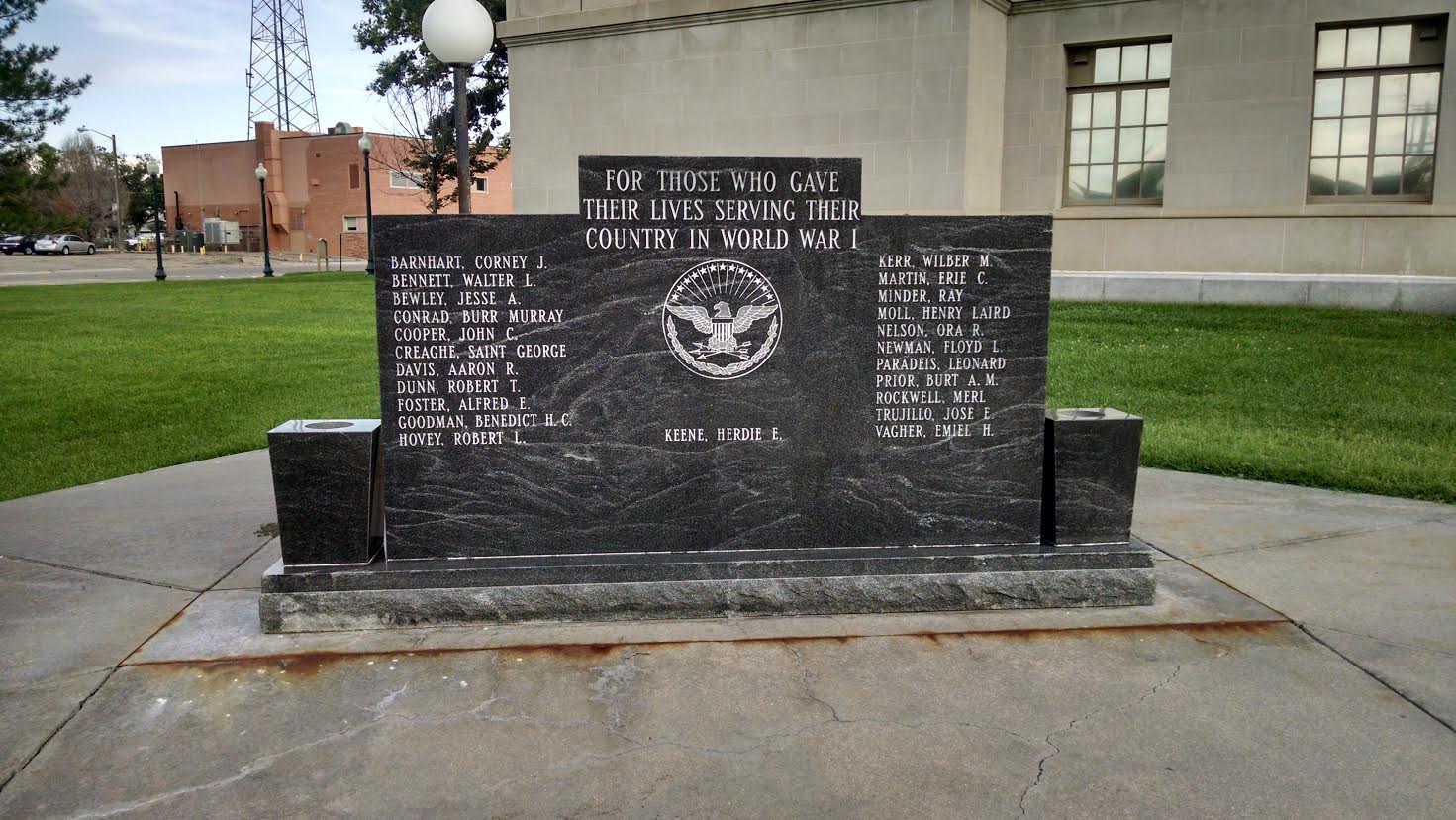 Zoom on the image : WWI Memorial - Prowers County Courthouse Square
