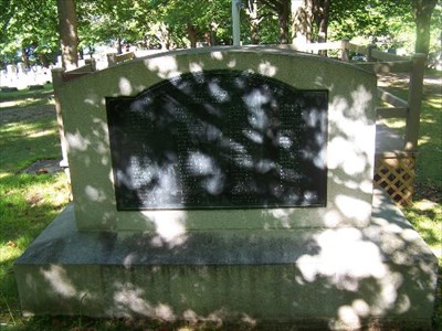 Zoom on the image : Lakeview Cemetery WWI memorial - Quincy