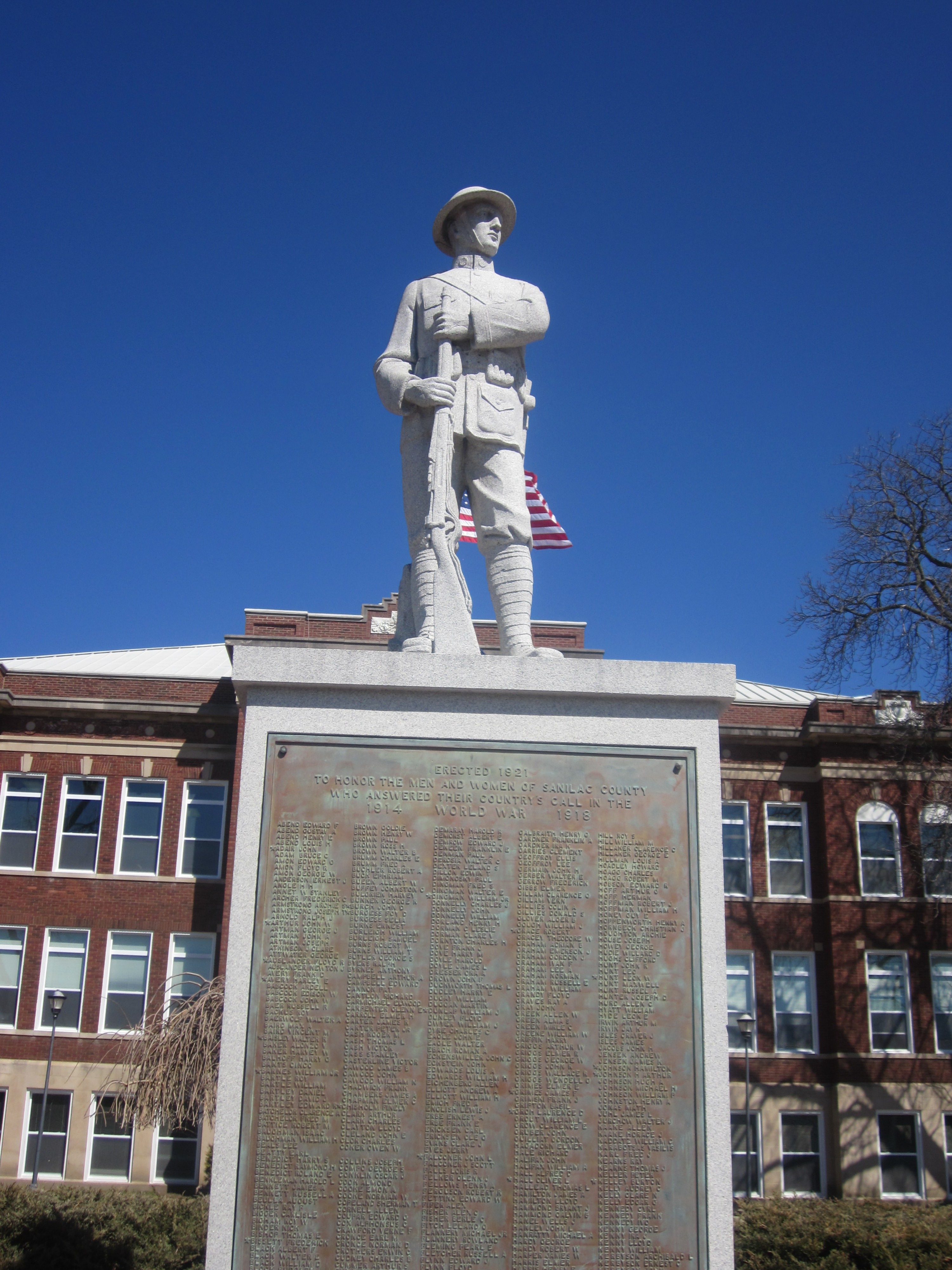 Zoom on the image : Sanilac County WW1 Statue