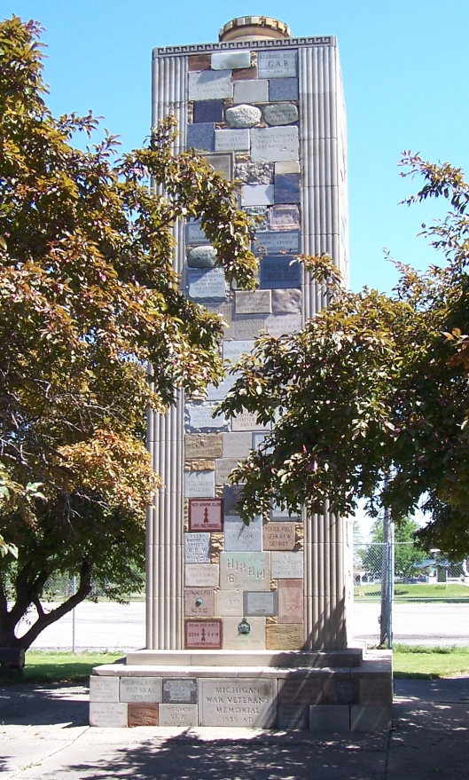 Zoom on the image : Michigan War Veterans Memorial