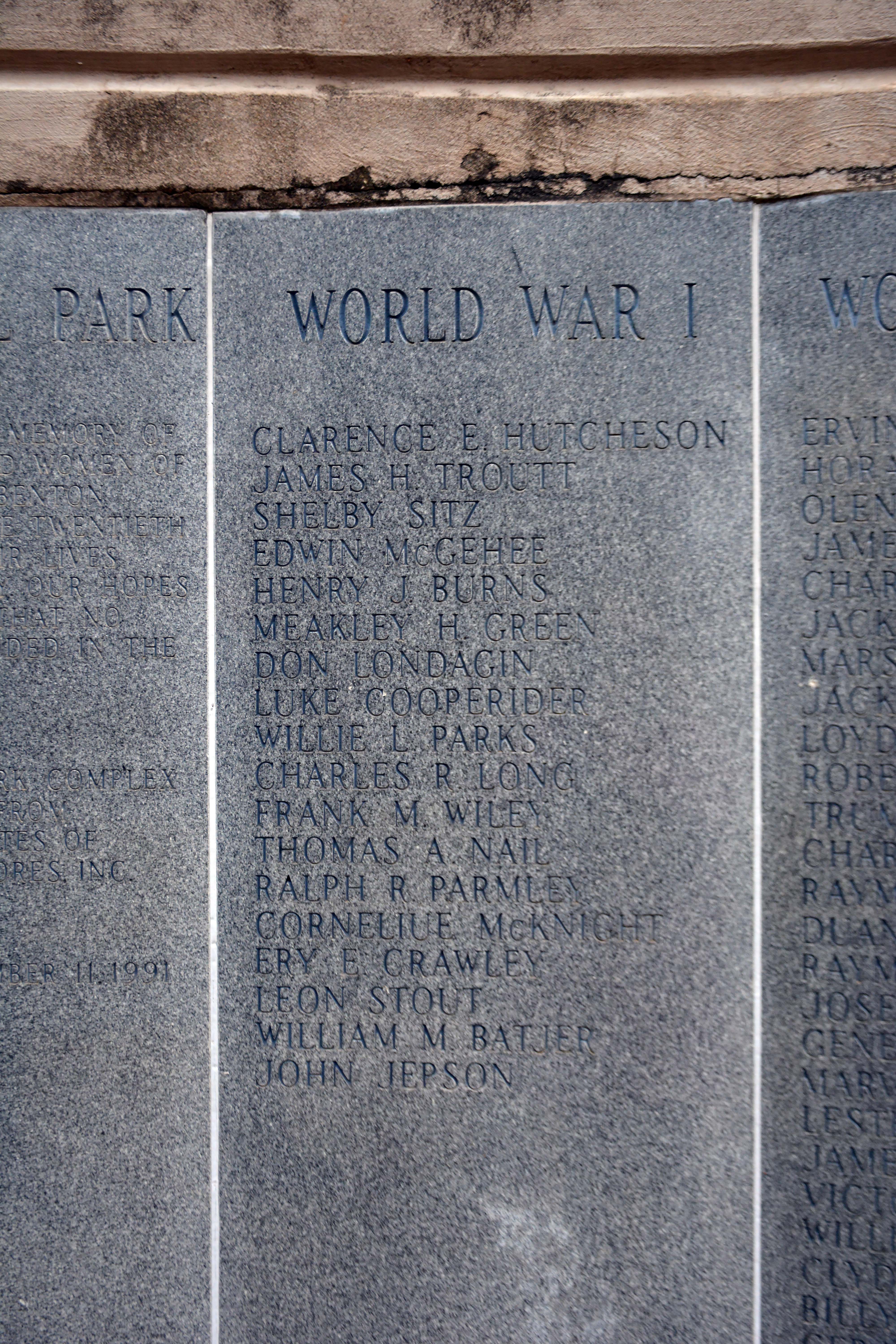 Zoom on the image : Benton County War Memorial