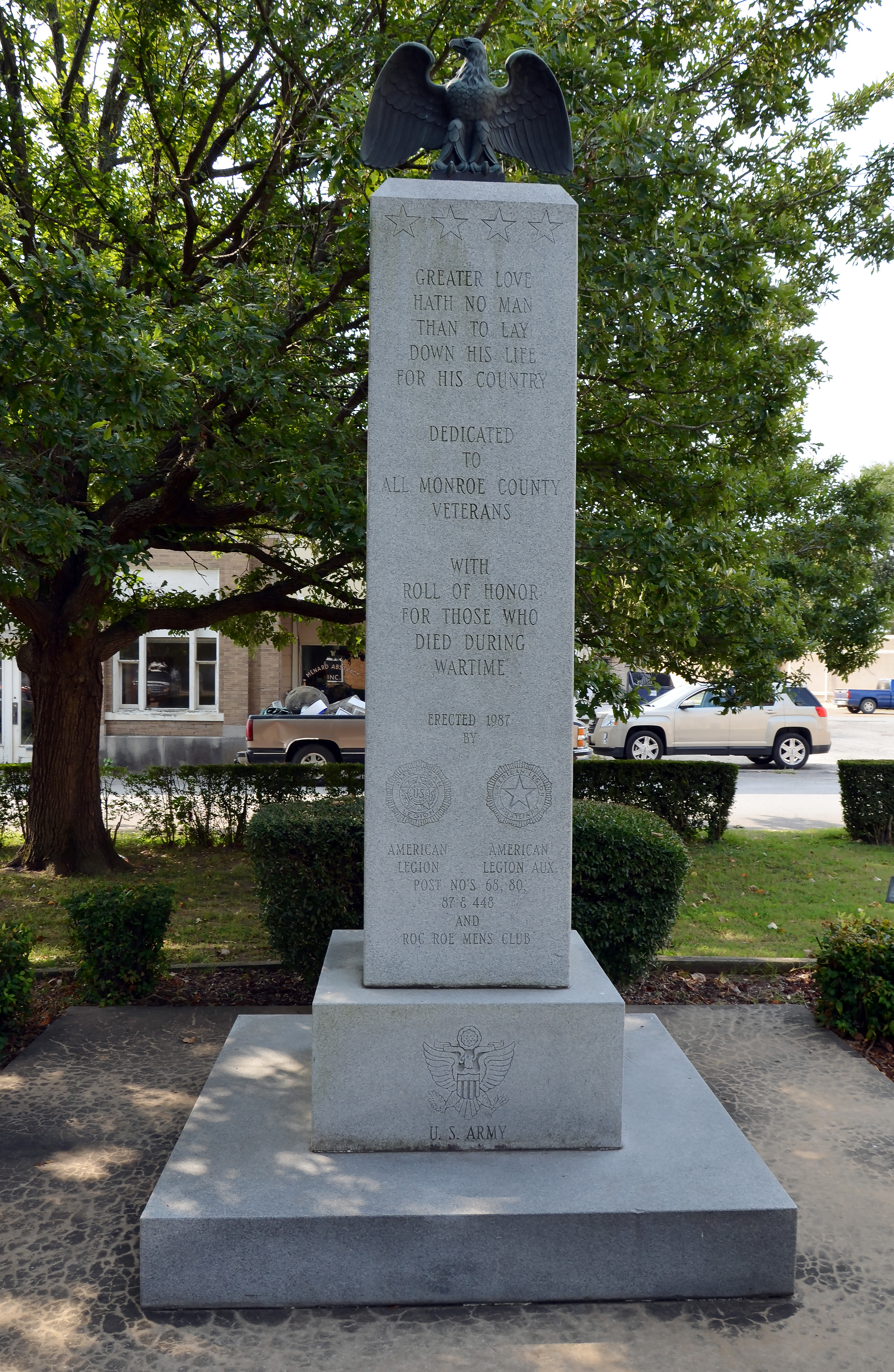 Zoom on the image : Monroe County War Memorial