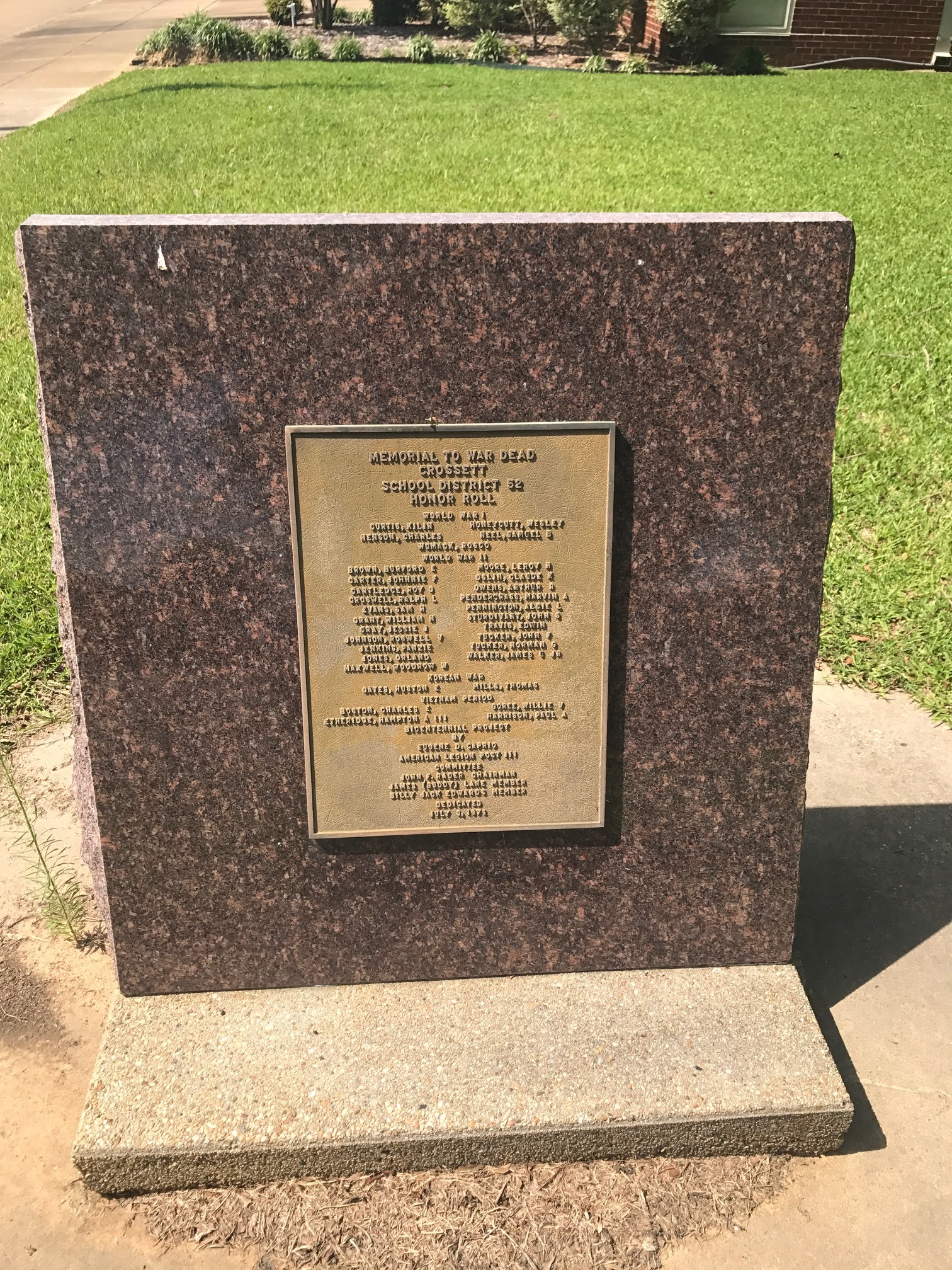 Zoom on the image : Crossett Post Office Memorial