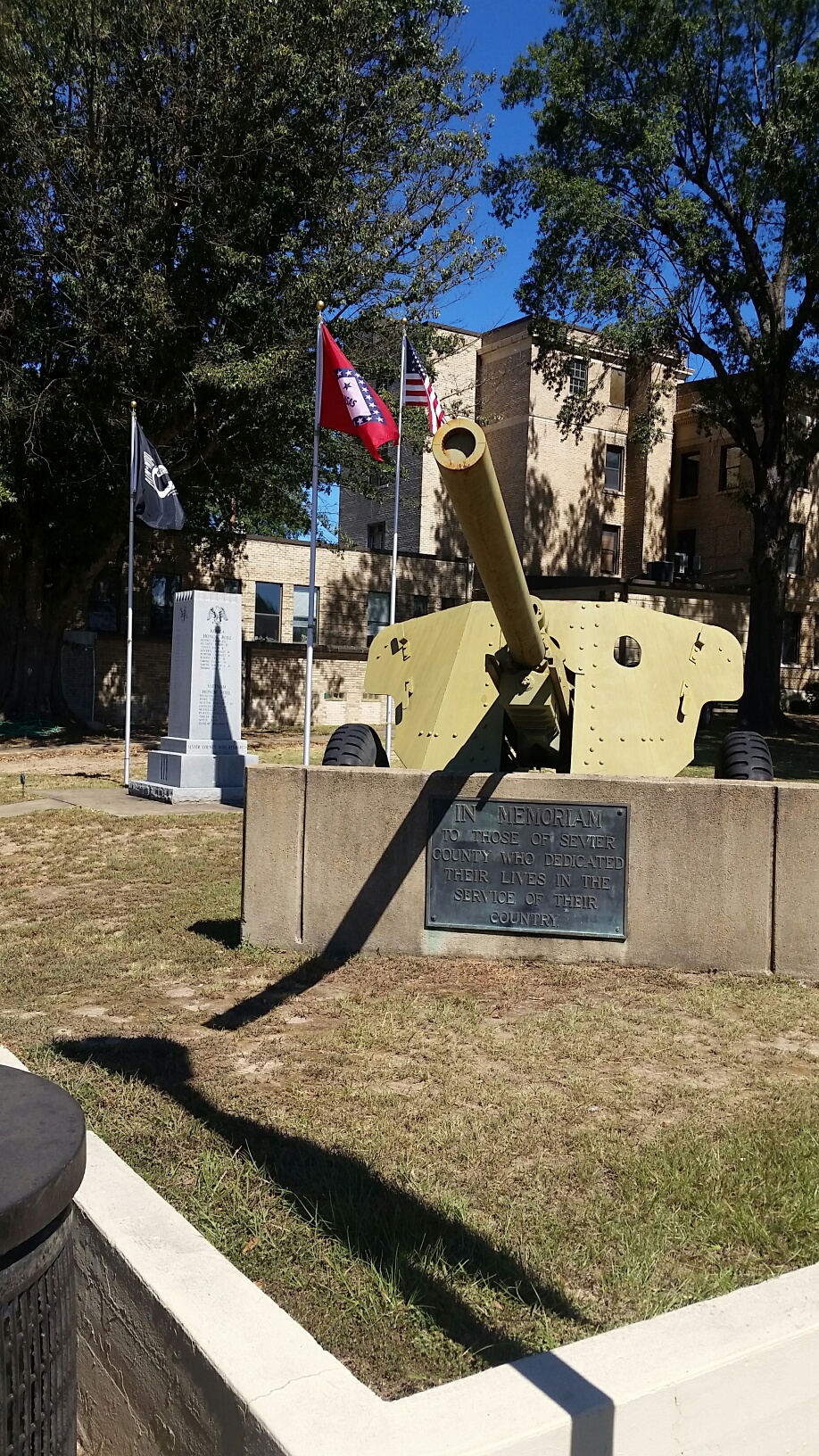 Zoom on the image : Sevier County War Memorial