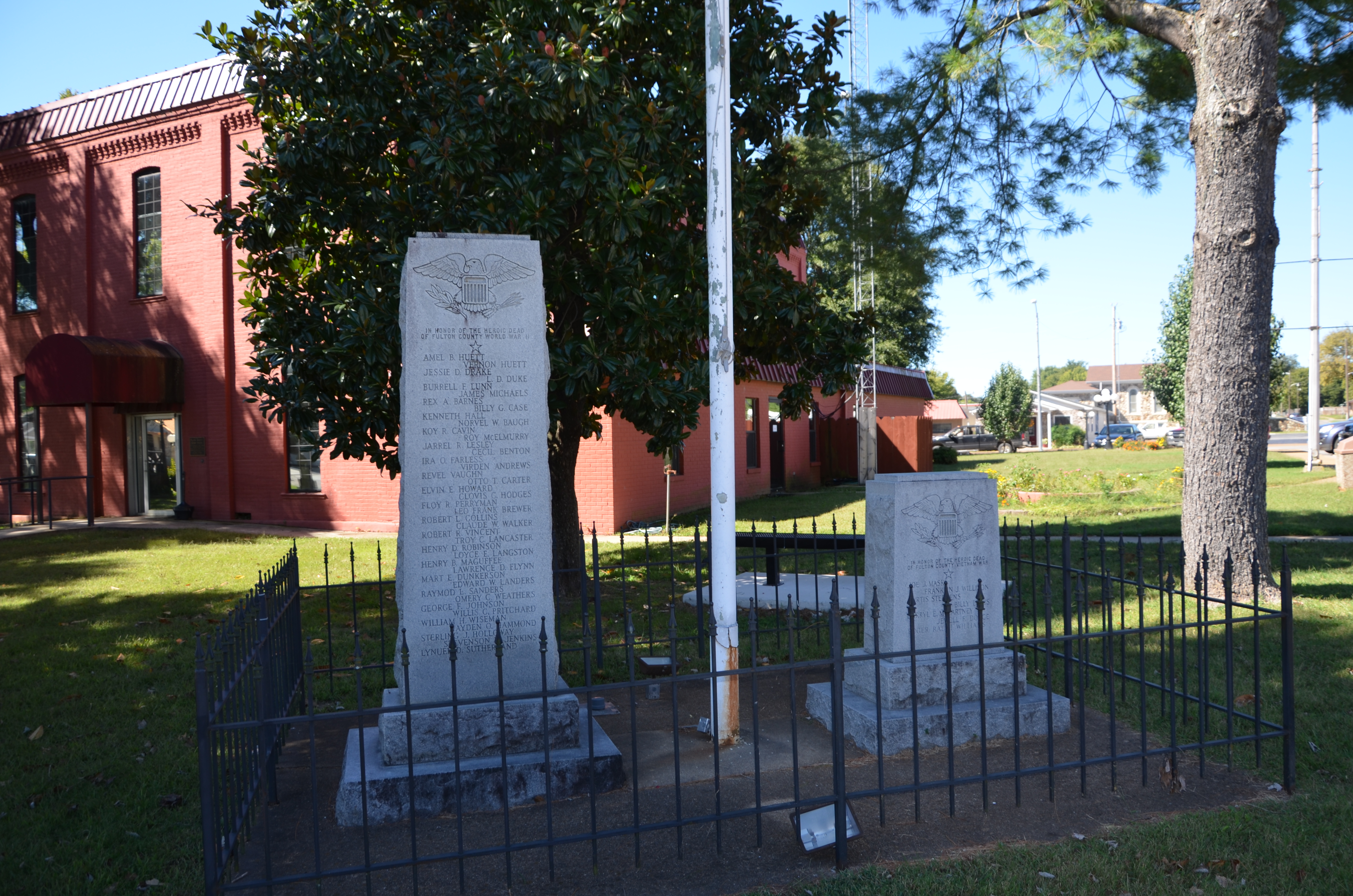 Zoom on the image : Fulton County War Memorial